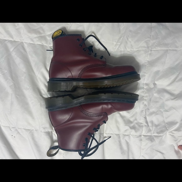 Cherry Doctor Martens, size 8 women’s, 1460 Smooth Leather - Picture 2 of 7